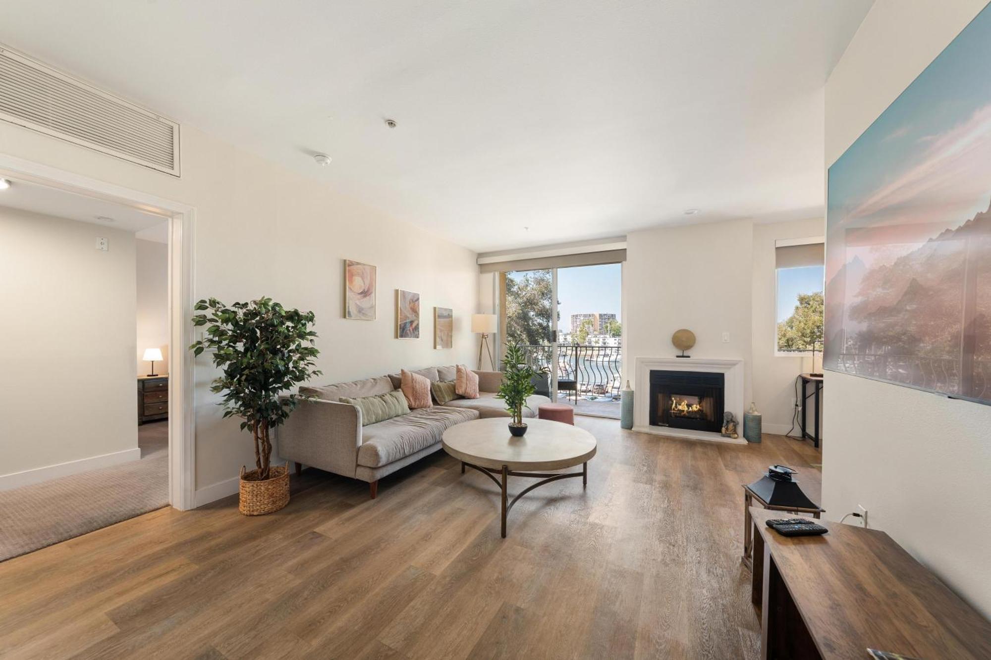 The Blossom-Modern 1Br Getaway In Marina Walk To Water&Restaurants Apartment *