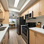 The Blossom-Modern 1Br Getaway In Marina Walk To Water&Restaurants