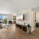 The Blossom-Modern 1Br Getaway In Marina Walk To Water&Restaurants