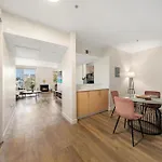 The Blossom-Modern 1Br Getaway In Marina Walk To Water&Restaurants