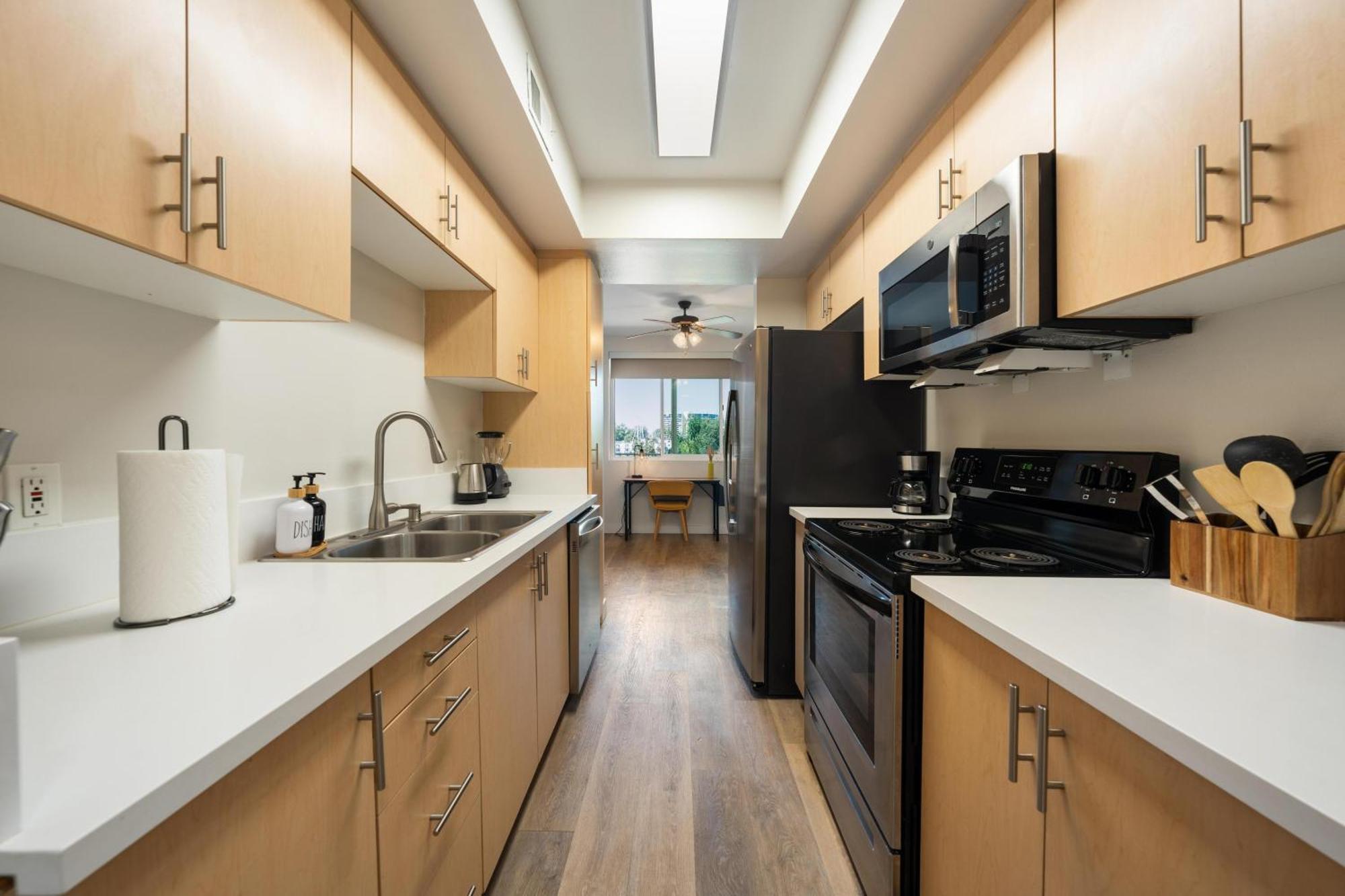 The Blossom-Modern 1Br Getaway In Marina Walk To Water&Restaurants