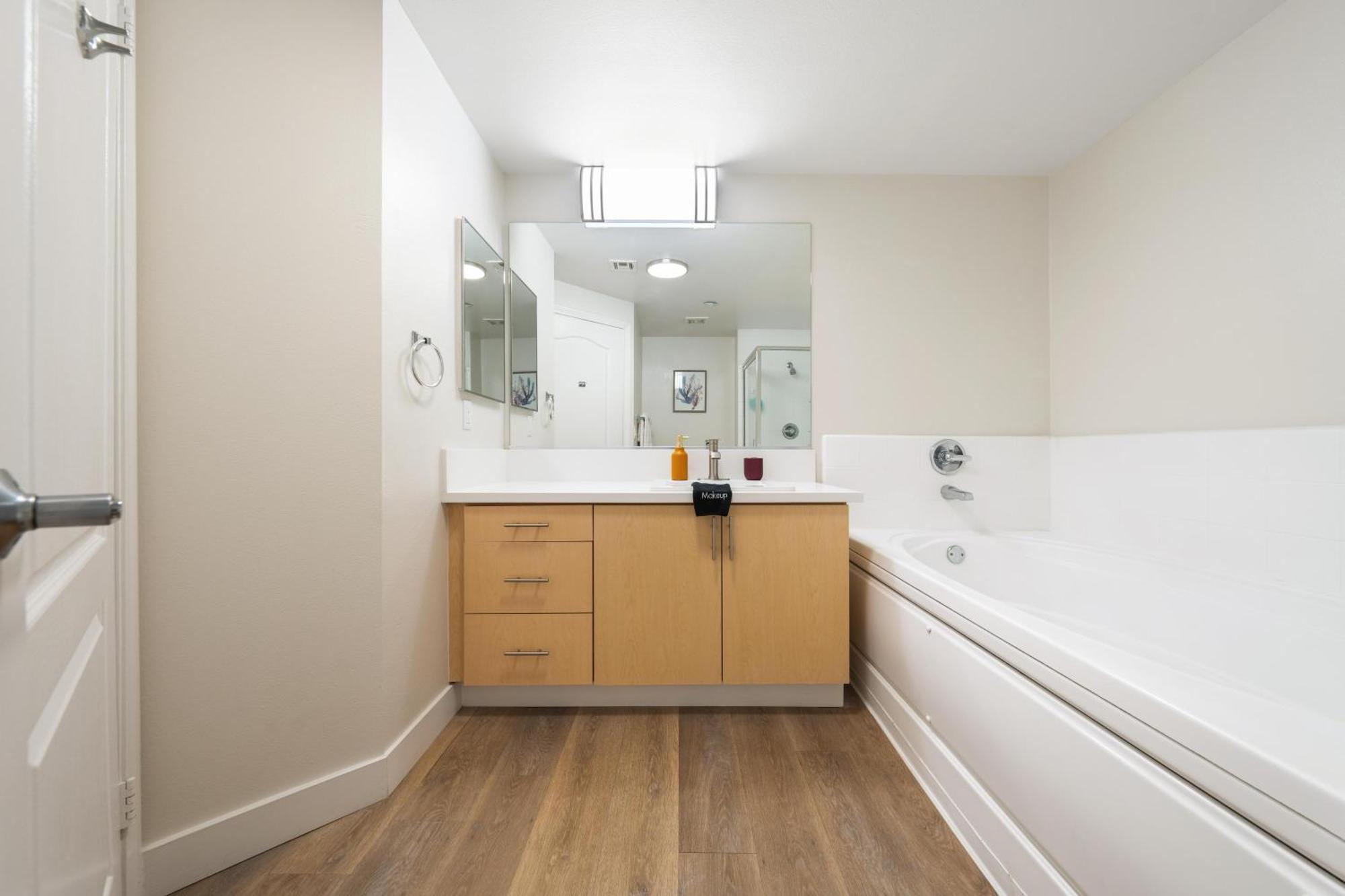 The Blossom-Modern 1Br Getaway In Marina Walk To Water&Restaurants Los Angeles