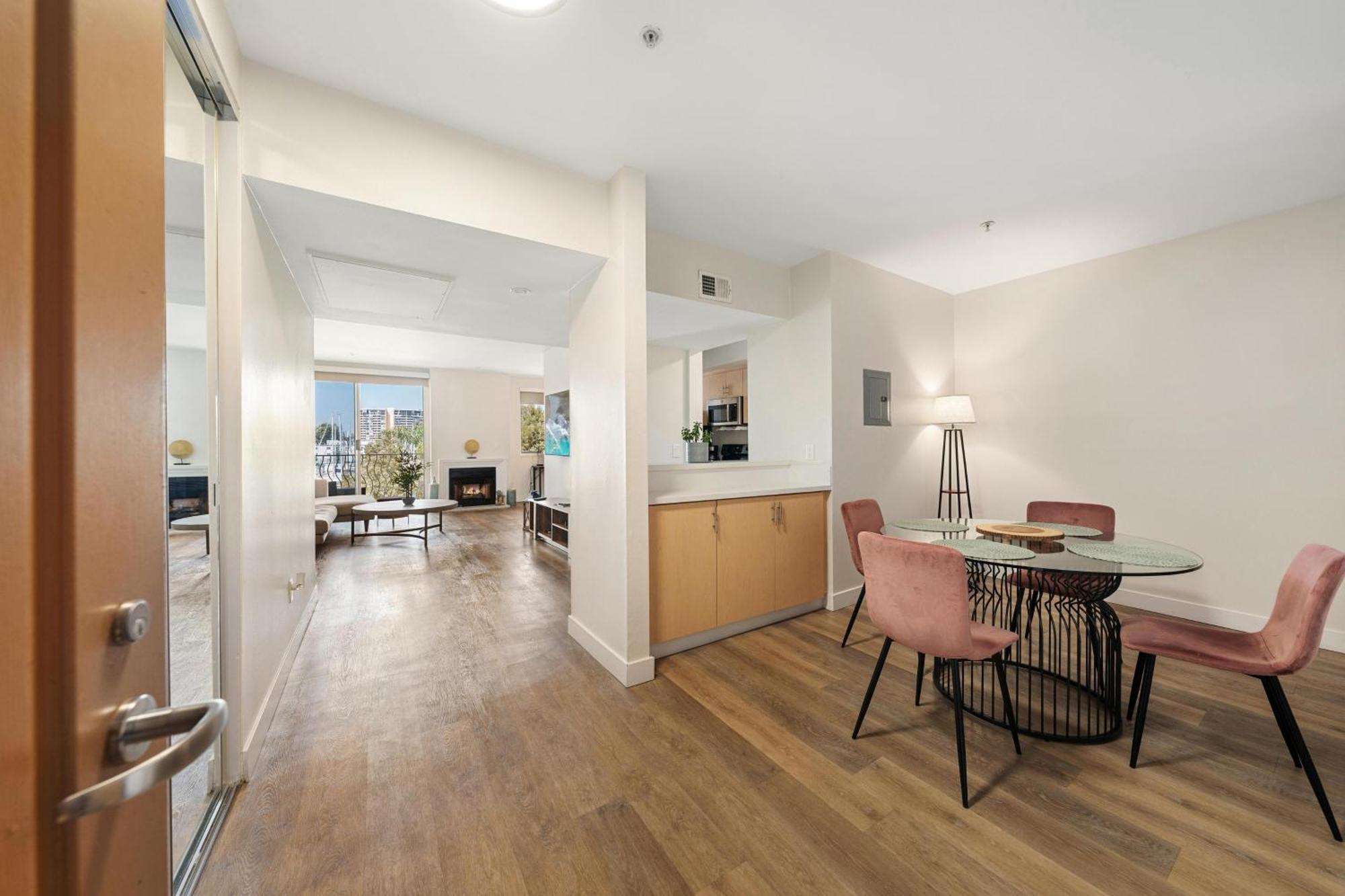 Apartment The Blossom-Modern 1Br Getaway In Marina Walk To Water&Restaurants *