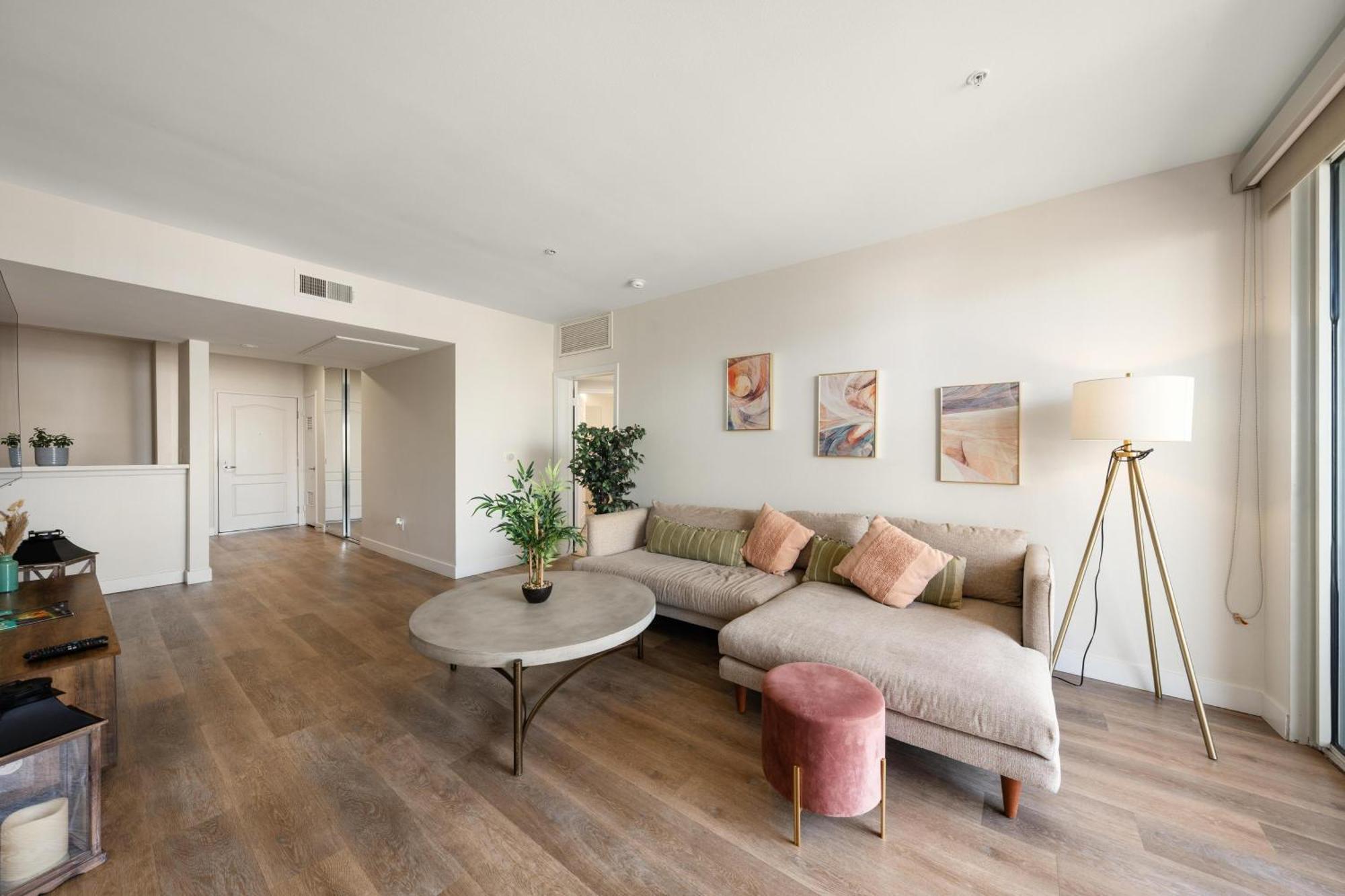 The Blossom-Modern 1Br Getaway In Marina Walk To Water&Restaurants *