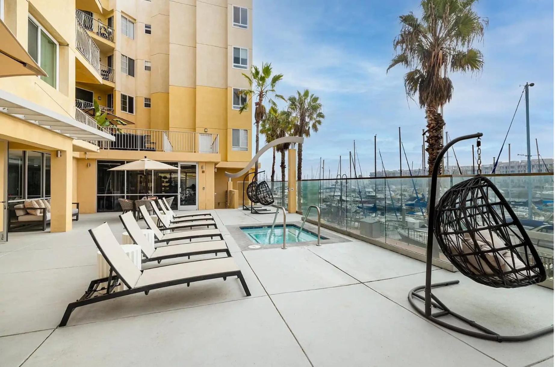 The Blossom-Modern 1Br Getaway In Marina Walk To Water&Restaurants